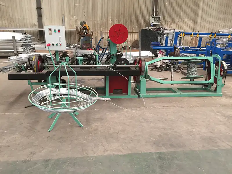 Производство автоматической колючей проволоки делает машину cs-c простым в эксплуатации производство