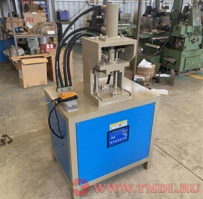 Станок для пробивки отверстий и расплющивания